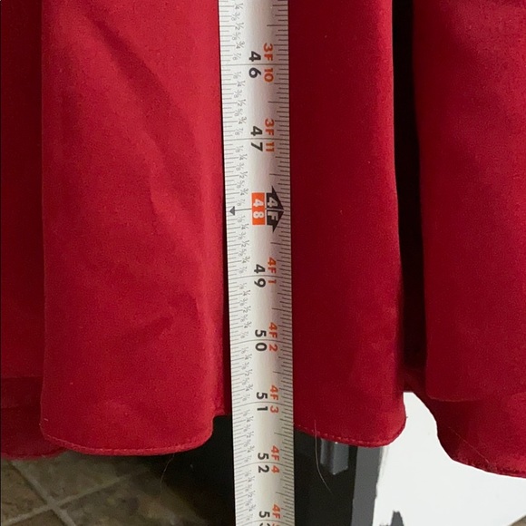 Red ball gown - Picture 11 of 11